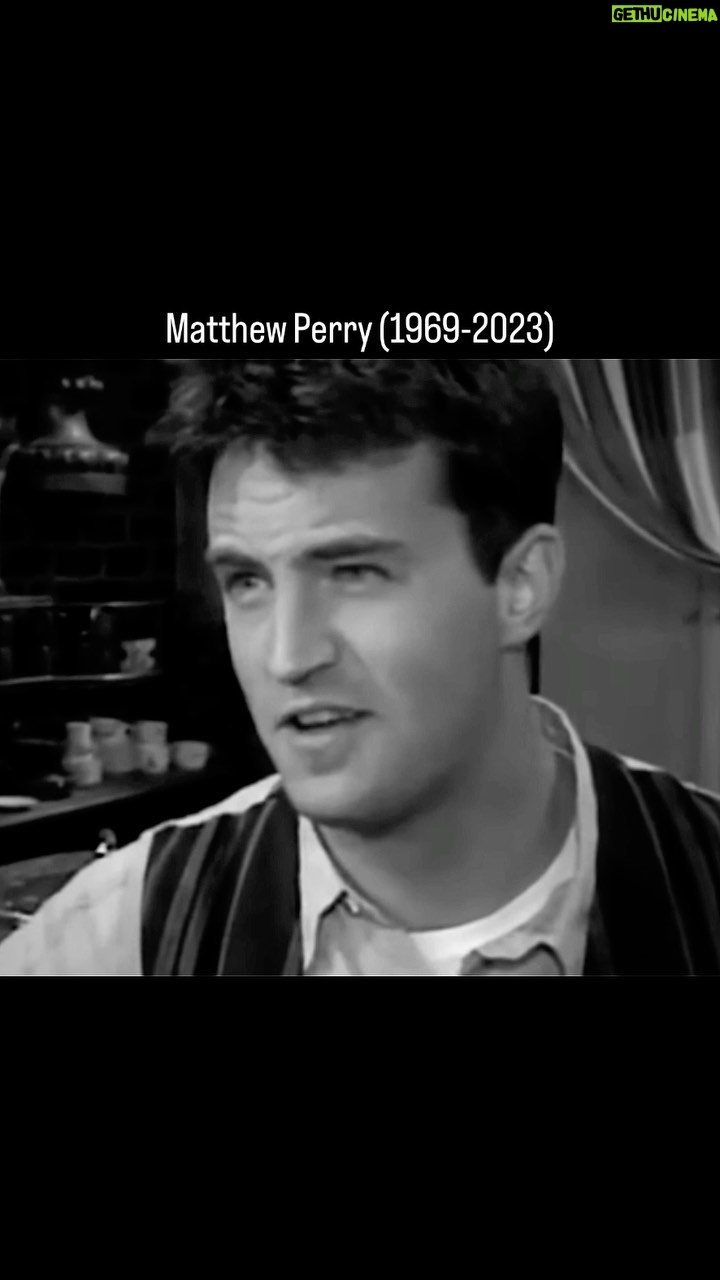 Hugo Lezama - 3.7K Likes - El actor Matthew Perry, famoso por interpretar a Chandler Bing en “Friends”, falleció hoy a los 54 años, según reportó TMZ.