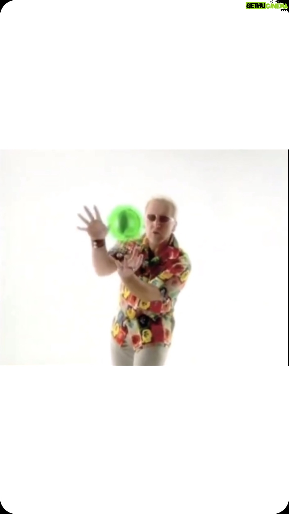 Hugo Lezama - 1.8K Likes - Hubo un momento en el que Gorriti y Beto Ortiz se pasaban la pelota en un spot de Latina. Perú, siempre sorprendiendo.