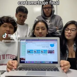 Hugo Lezama Instagram - Profesores de comunicación, no tengan miedo de ser severos con los paupérrimos trabajos finales de sus alumnos 😅
Créditos y agradecimiento a @poco_audiovisual_pe 👻