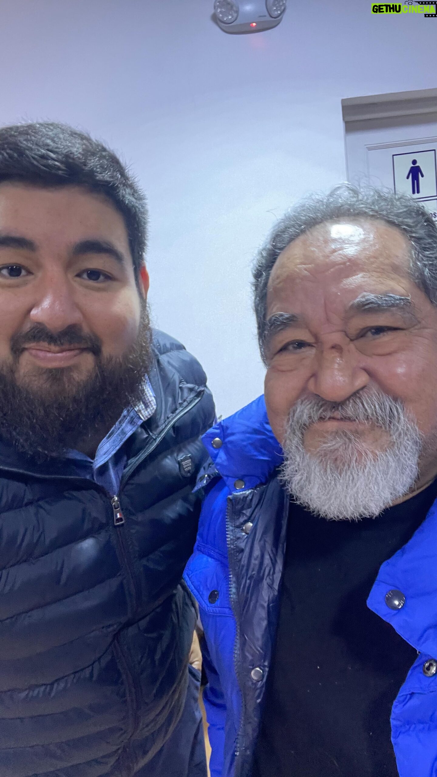 Hugo Lezama - 4K Likes - McGuffin es mi nuevo proyecto: Un podcast de cine 😁 Mi primer invitado fue el genial @actorramongarcia con quien hablamos desde SORRENTINO hasta Nicola y Michelle Alexander. De taquito le mostré un fragmento de Ultra Warrior, un film en el que actuó en 1990 pero que nunca había visto en pantalla. Puedes encontrar la charla en el canal de Youtube de Cinesmero 📽️🍿🎥🎬🎞️