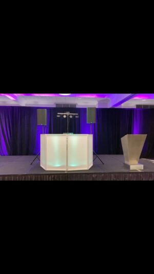Hustle Instagram - Behind the scenes 
•
•
•
•
•
•
•
•
•
•
•
#behindthescenes #djhustle #dj NewportBeach #corporate #corporatedj #retreat #corporateretreat #teambuilding #nextlevel #hotel #hyattregency #newportdj