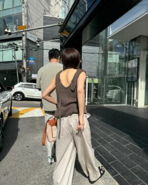 Hwang Bo-ra Instagram - 사랑하는 우주아빠 그림전
4년만에 열린 우국원오빠의ㅡ전시는 오덕이를 엄마한테 맡기고 
갈정도로 설레고 두근거렸다
전시장은 어마어마할 정도로 축제분위기였고
오빠의 그림은 더할나위 없이 압도적이었다
#우국원개인전#나의우주