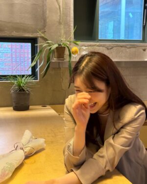 Hwang Se-in Instagram - 덕분에 싱그럽고 웃음 가득한 
하루💕 만개한 튤립 선물은 처음 💕