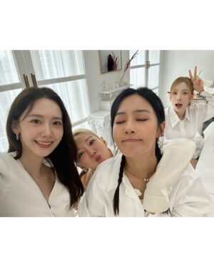 Hyoyeon Instagram - 소녀시대 17주년 축하해🪽🪽🪽🪽🪽🪽
Sone도 늘 함께해줘서 고마우이🤍
.
#소녀시대 #Sone