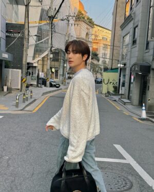 Hyunjae Instagram - 날씨 좋다