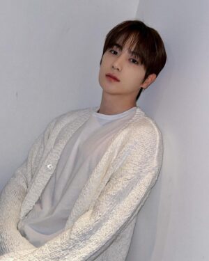 Hyunjae Instagram - 날씨 좋다