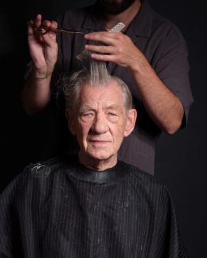 Ian McKellen Instagram - Shedding Falstaff ✂️ 🪒 ✂️ Removing the Shakespearean character's hair. 

@ianmckellen 
@playerkingsplay 

Hair and grooming by Luke Davies @supply.91 with special thanks @tomtom860 

#IanMcKellen #Falstaff #Shakespeare Photo #FredericAranda
