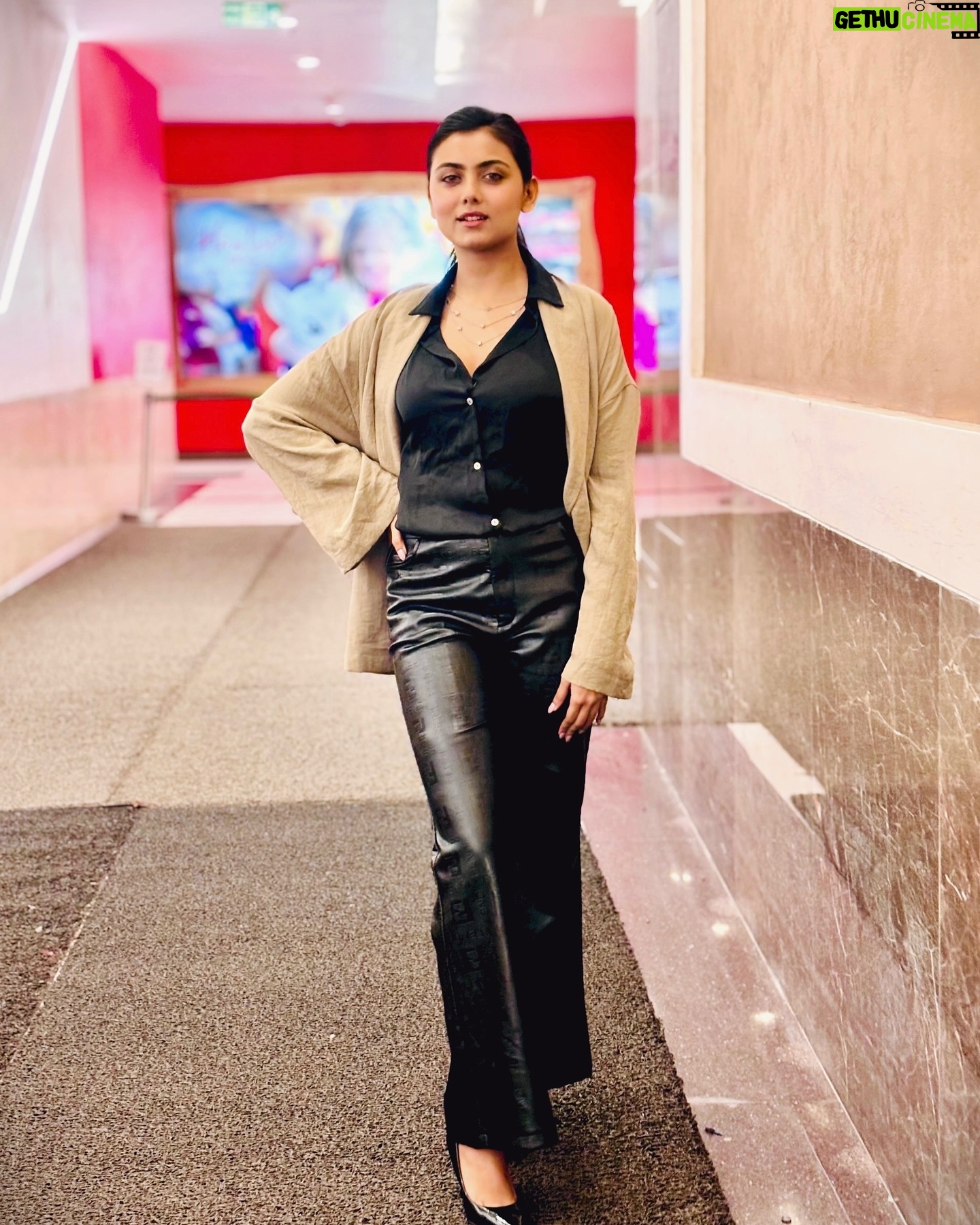 Idhika Paul - 7.9K Likes - Escape the Ordinary…
#pictureoftheday #pictureperfect #picturebooks #candidphotography #pose #picoftheday #instapictureoftheday #instapicture #instafashion
#idhika_paul_official