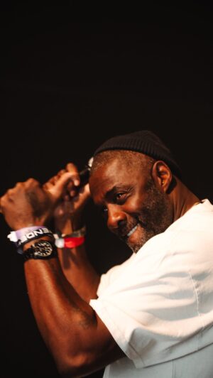 Idris Elba Instagram - Glastonbury was something else this year, big love to everyone I linked up with – so many unforgettable moments.

Big shoutout to @romayathegoat a young queen making her mark. Young People Deserve To Grow Up. @dsyfofficial we’ve achieved something incredible. Next year, we’re going even harder for our young people ! 👊🏿

#glastonbury #dontstopyourfuture