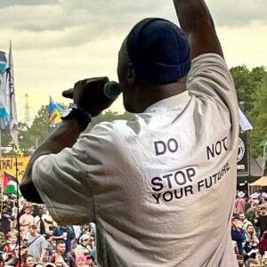 Idris Elba Instagram - Young people deserve to grow up. As a parent, it’s worrying that our society has strayed away from this as a core value. Tonight at @glastofest , we celebrated the next wave of young talent, @romayathegoat joined me on stage and delivered a performance with a message which I hope inspired our audience to take action. Collectively, we CAN make a difference but it starts with US.

Over the past decade, I’ve had the privilege of working with incredible initiatives like the @benkinsellatrust @immediatetheatre @steelwarriors @justiceforronankanda and @fcbattersea, as well as community heroes like @faz.amensty @yum_yum301 @dwaynamicdsf to drive real change for our young people who are currently facing a knife crime epidemic. Don’t Stop Your Future was not only intended to protect young people from the dangers they face but to provide opportunity, prosperity and hope and tonight we did that 👊🏿👊🏿👊🏿

#Glastonburyfestival #Glastonbury #DSYF #DontStopYourFuture