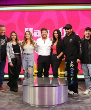 Ignacio Gutiérrez Instagram - Con todas sus figuras y adelantando su escenografía: el 13 presentó en sociedad su nuevo programa de las tardes, “¡Hay que decirlo!”💖

 El nuevo proyecto de las tardes del 13, “¡Hay que decirlo!”, se presentó en sociedad. La noche de este martes, el espacio que debutará el lunes 5 de agosto en la franja de media tarde, con Pamela Díaz y Nacho Gutiérrez en la animación, tuvo su puntapié inicial. Todo ello para presentar este espacio con temas del espectáculo, donde la diversión y el humor serán la tónica central.

#HayQueDecirlo13 GRAN ESTRENO 🤩 LUNES 5 DE AGOSTO A LAS 17 HORAS 💖por las pantallas de #Canal13 y #13Go 📲📺💻
