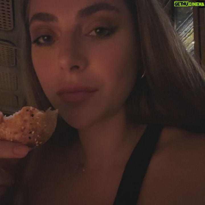 İlay Erkök - 21.5K Likes - Her şeeeey MÜKEMMEL ÖTESİYDİ 😍♥️ özel bir güne böyle bir büyülenme yaşanırdı zaten 🥰
• BÜ-YÜ-LEN-DİK yine yeniden 🥹💖