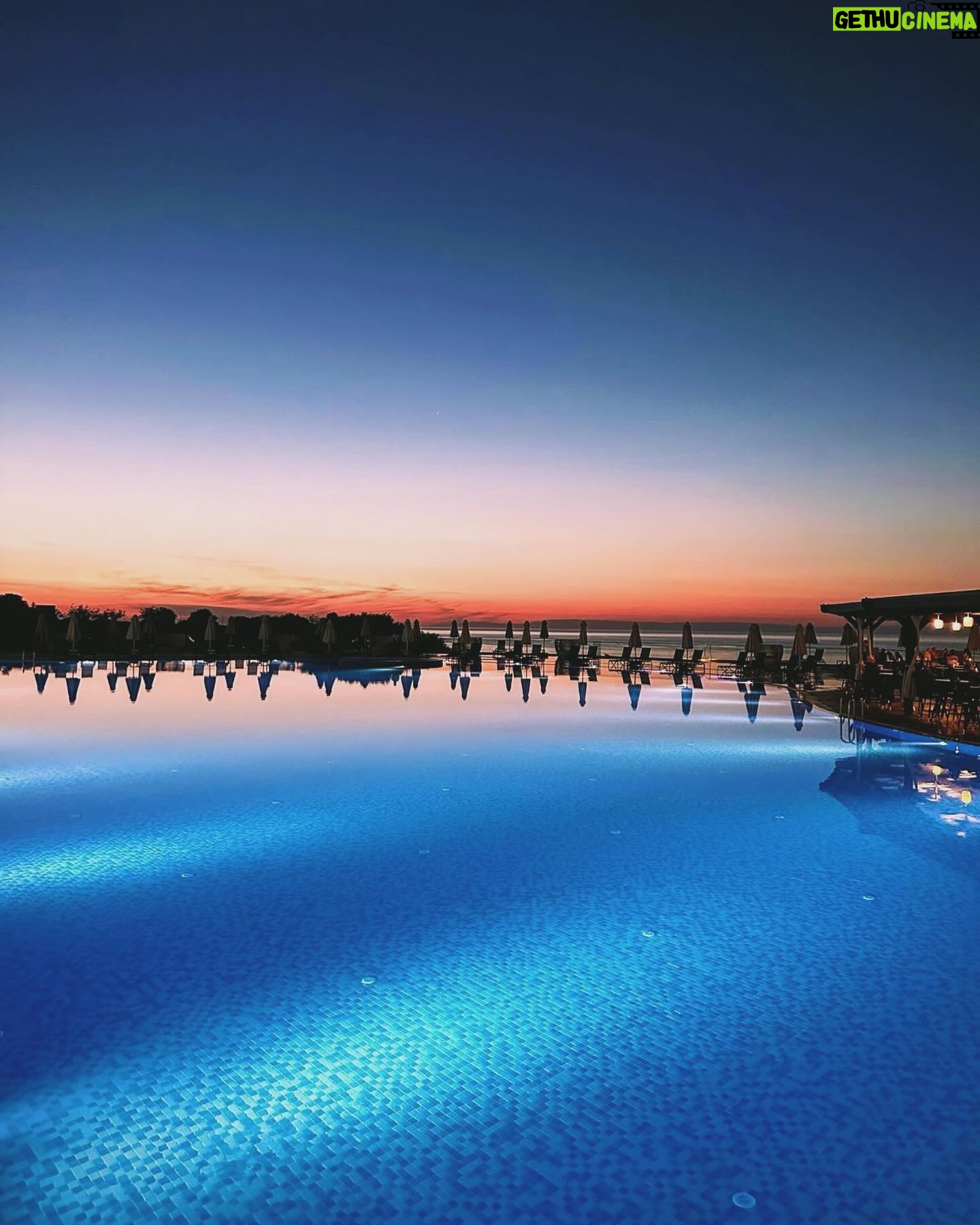 İlay Erkök - 20.9K Likes - I recently had the pleasure of staying at @elexushotel and I must say, it was an exceptional experience from start to finish.