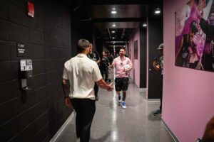 Ilia Topuria Instagram - Con una de las leyendas más grande de la historia del deporte …. Un ejemplo para mi…. Y un modelo para todos ⚽🌟 #Messi #Deporte #Excelencia