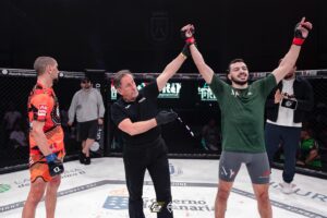 Ilias Bulaid Instagram - El hamdulilah! 9 months ago I tought my career was over. I tore my ACL and MCL completely and needed surgery. I have worked day and night to recover as soon as possible to continue the mission to where we want to go. Now, exactly 9 months post surgery we were back in the octagon with a spectaculair fight. 5-0 it is, and it’s time for the next step🙂