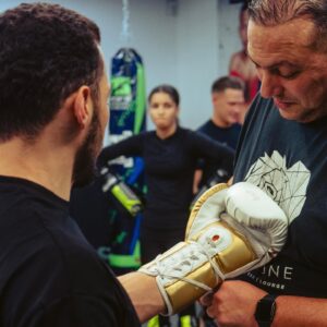 Ilias Bulaid Instagram - @xoneperformance vecht samen met meervoudig kickbokswereldkampioen en ongeslagen MMA-vechter Ilias om samen het meeste uit zijn carrière te halen. Ilias streeft naar het halen van zijn ultieme sportprestaties. Na zijn succesvolle kickbokscarrière, met meerdere wereldtitels, heeft hij de overstap naar MMA gemaakt. Met zijn ongeslagen record in MMA is het een kwestie van tijd voordat we hem in de UFC zien.

Met de XONE-producten, zoals Regenerate, Aminofusion en de verschillende vitamines en mineralen, haalt Ilias het maximale uit zijn prestaties en trainingen. Zo kan hij zich volledig focussen op maar één doel: Winnen! Met het NZVT-label en de hoogste kwaliteit supplementen ondersteunen we topsporters en iedereen die zijn of haar sport serieus neemt!
—
@xoneperformance @officialbulaid #xone #xoneperformance