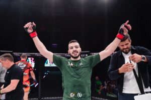 Ilias Bulaid Instagram - El hamdulilah! 9 months ago I tought my career was over. I tore my ACL and MCL completely and needed surgery. I have worked day and night to recover as soon as possible to continue the mission to where we want to go. Now, exactly 9 months post surgery we were back in the octagon with a spectaculair fight. 5-0 it is, and it’s time for the next step🙂