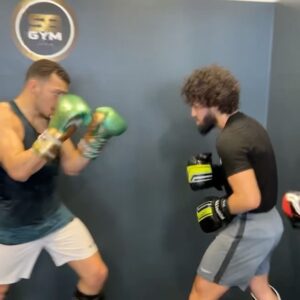 Ilias Bulaid Instagram - Finished the morning in the high altitude room💯