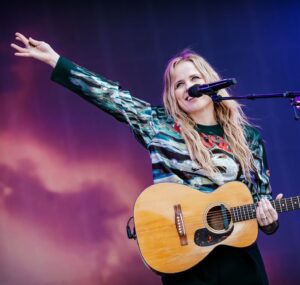 Actress Ilse DeLange HD Instagram Photos and Wallpapers July 2024