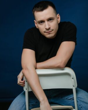 Ilya Lutsak Instagram - НОВОЕ АКТЁРСКОЕ ПОРТФОЛИО!

Последние два года мне сложно было говорить и думать о творчестве , потому что я боролся с депрессией и не понимал, как жить после потери Мамы. Я выпал из сферы, ничего и никого не хотел слышать, игнорировал все пробы и предложения. 

Сейчас с большой радостью в сердце и даже немного с гордостью могу сказать - Я ВЕРНУЛСЯ. 
Я снова хочу жить, творить, писать пробы, сниматься, создавать. 

Я благодарю всех самых близких, кто помог мне преодолеть эту темную полосу моей жизни. Я никогда этого не забуду ❤️

Мама всегда говорила : «Не смей сдаваться!» - и я иду дальше, зная, что всё будет хорошо, потому что каждый день чувствую её незримую поддержку, и поддержку всех своих ❤️

Сфотографировал Даня , спасибо! @artemiev.pro