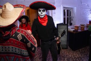 Ilya Lutsak Instagram - MEXICO PARTY 🇲🇽 

Уже РОДНЫЕ - BETBOOM ❣️