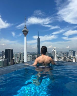 Ilya Lutsak Instagram - SHANGHAI • JAKARTA • KUALA-LUMPUR 

По традиции хочу привезти подарки, отгадайте туристом из какой страны меня чаще всего называют в этом путешествии? 

P.S - привезу что-то из Джакарты / с Бали ❤️ первым пятерым отгадавшим 🔝

#jakarta #kualalumpur #shanghai #malaysia #indonesia #china #vocation #allforlove