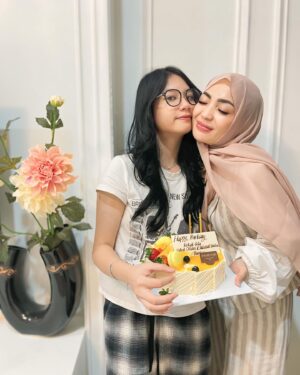 Imel Putri Cahyati Instagram - Cintanya mammy udah 13 tahun #masyallahtabarakallah 🥰❤️