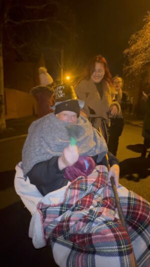 Imelda May Instagram - This is how we celebrate the new year in the liberties for as long as i can remember. 2 mins before 12 o clock my grand dad sweeps the old year out and then welcomes the new year at the statue. #newyear #liberties #dublin #2024