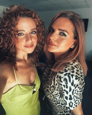 Inês Herédia Instagram - Olha a minha mana e eu em Alcochete  maquilhadas pela @nizaloureiroo_make_up