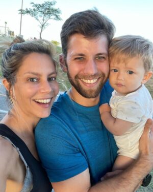 Inés Palombo Instagram - Feliz cumple amor mío 

Tal vez muchos no conocen nuestra historia de amor, pero los dos llegamos a la vida del otro cuando por diferentes situaciones estábamos rotos del corazón y no solo pudimos curar esas heridas, si no que me animo a decir que volvimos a nacer como personas. Puede sonar un poco fuerte o exagerado, pero muchas veces la vida nos pone obstáculos o trabas que posta con el tiempo te das cuenta que tenían un sentido, que algo tenías que aprender o que a lo lejos algo mucho mejor te estaba esperando. 
Por esto, por todo lo que me enseñás, por el papá que sos, amante, amigo, socio, compañero y más, te amo y te deseo con todo mi ❤️ que seas plenamente feliz. Te merecés todo @nico.ugarte 

#cumpleaños #cumple #amor #relacion #pareja #familia