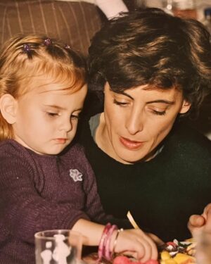 Inès de La Fressange Instagram - 25ans ! #happybirthday @violettedurso #loveyoufromthemoonandback #MaPetiteEcrivaineDontJeSuisSiFière #mamangaga #photo @hell_i_hot