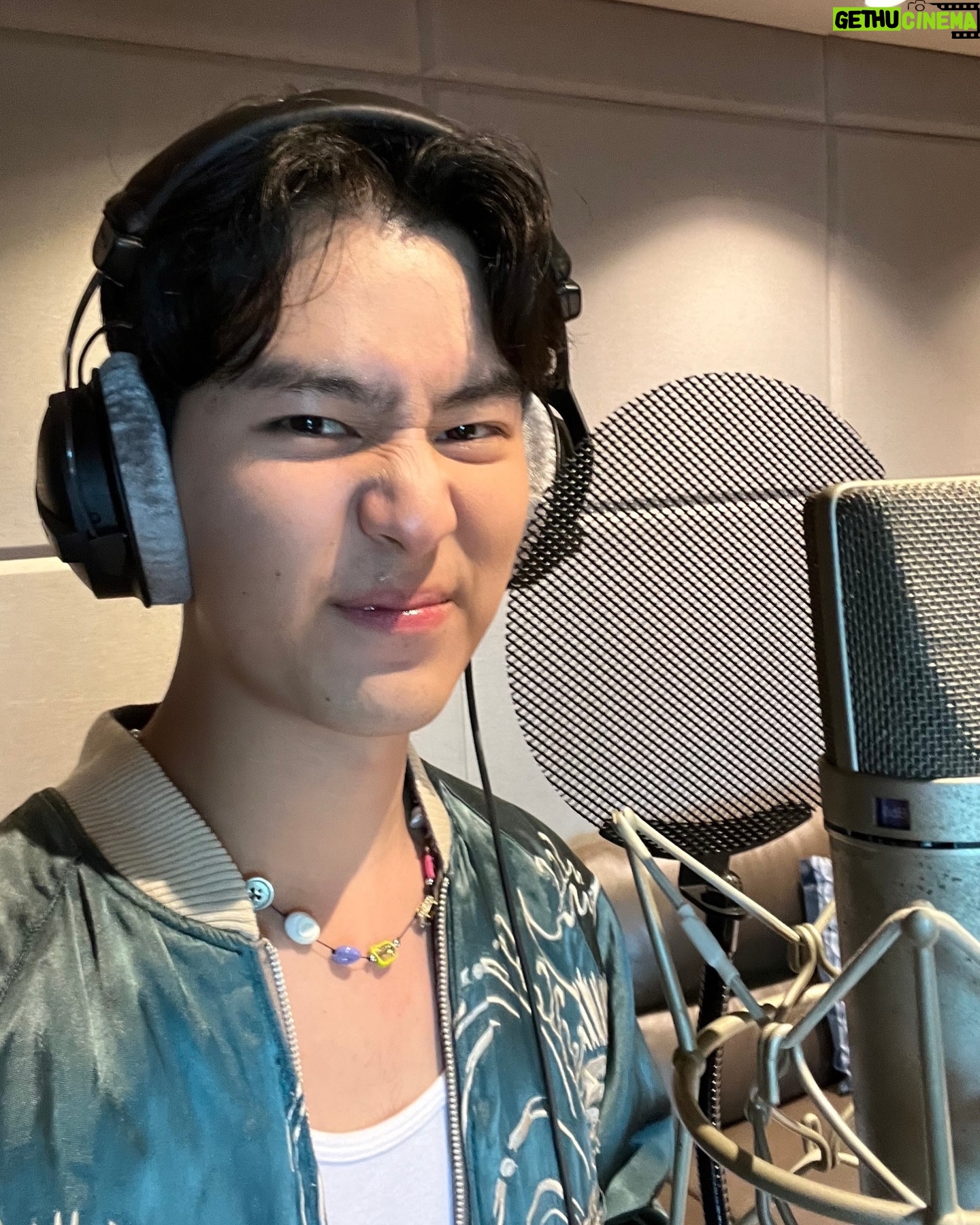 Ingkarat Damrongsakkul - 1.4K Likes - ย้อนไปวันอัดเพลง “เธอ ฉัน ฝัน เรา “ ตอนนี้สามารถไปรับชมรับฟังได้แล้วน้า เอมวีออกแล้ว ไม่เคยคิดว่าจะได้มีเพลงกับเค้าบ้าง รู้สึกดีใจมากกก ถ้ามีเพลงหน้าอีกสัญญาจะร้องเพลงให้ดีขึ้นๆไปอีกนะคั้บ ขอบคุณทุกคนที่มีส่วนเกี่ยวข้องทำให้เพลงออกมานะคั้บ🫶🏻😖 ถ้าเสริชชื่อเพลงไม่เจอ เสริชชื่อริว อิงครัต ryu ingkarat ได้นะ นี่!!!!555555555555
#ISawYouInMyDream #เธอฉันฝันเรา #WeTVth #WeTVOriginal