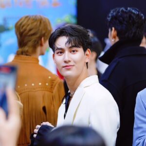Ingkarat Damrongsakkul Instagram - ขอย้อนรูปไปงานวันเกิด wetv นิดนึงนะคั้บ😖
วันนี้อีพีแรกมาแล้วนะครับ เพลงก็ปล่อยแล้ว อยากจะฝากเนื้อฝากตัวอีกทีนึงนะครับบบ 

#ISawYouInMyDream #เธอฉันฝันเรา
#WeTVth #WeTVOriginal
#DeeHupHouse 
#HeadlinerTHArtist
