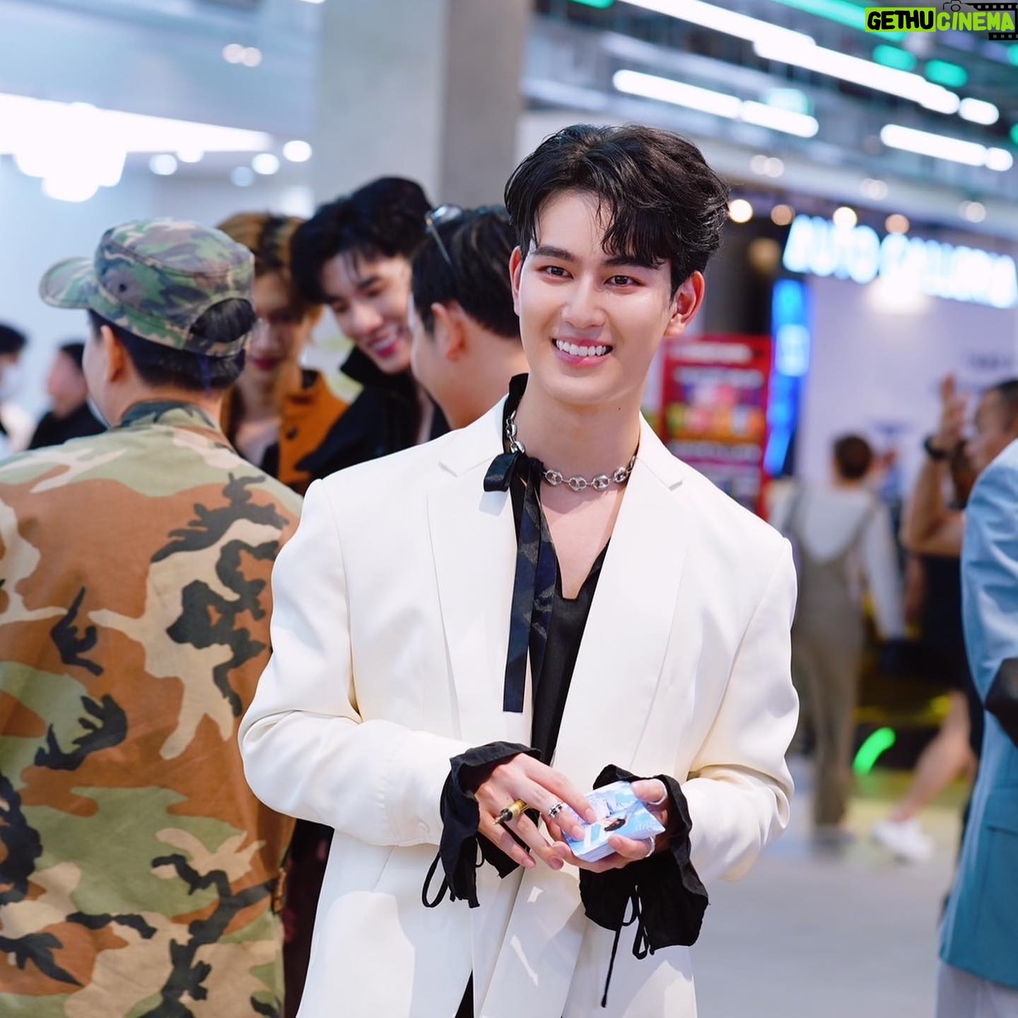 Ingkarat Damrongsakkul - 1.4K Likes - ขอย้อนรูปไปงานวันเกิด wetv นิดนึงนะคั้บ😖
วันนี้อีพีแรกมาแล้วนะครับ เพลงก็ปล่อยแล้ว อยากจะฝากเนื้อฝากตัวอีกทีนึงนะครับบบ
#ISawYouInMyDream #เธอฉันฝันเรา
#WeTVth #WeTVOriginal
#DeeHupHouse
#HeadlinerTHArtist