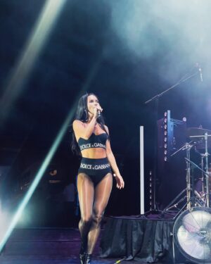 Inna Instagram - Ohhhhhh! You know the deal is real when she puts her heels on! 😎