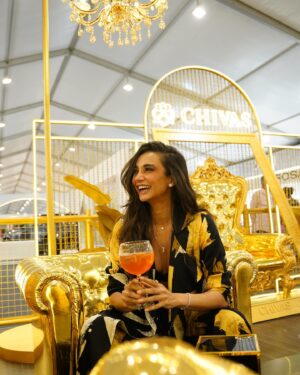Ira Dubey Instagram - Gilded evenings with @chivas_in 🍯

EAT. SHOP. PLAY. 

Ajio Luxe Wkend
12-13-14 January, 2024
Jio World Garden,
BKC

#AjioLuxeWkend #TheWkendIndia #ChivasGlassware #ALWIndia #LLWIndia #LuxuryLifestyleWeekend