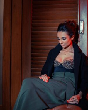 Ira Dubey Instagram - 🐎

@areesz 
@dishsolanki 
@akshatabhandarii @parallel.styling