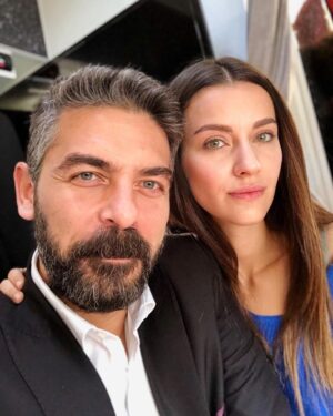 İrem Helvacıoğlu Instagram - Show nedir @furkanaksoytr ? 😈 @sinan_tuzcu1 biz iyi biliriz😂