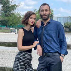 İrem Helvacıoğlu Instagram - Bu akşam beraber miyiz ?  @seckinozdemir @basbelasidizi  @arcfilmyapim @atvturkiye