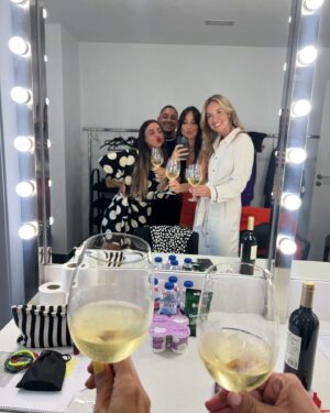 Irene Junquera Instagram - ASTORGA
1. A puntito de empezar…
2. Una floristería preciosa que encontré.
3. El Teatro Gullón antes de que se abrieran las puertas.
4. Palacio de Gaudí.
5. Mi paseo matutino.
6. La Catedral de día.
7. La Catedral de noche.
8. Lo que hicimos justo antes de empezar… 😜