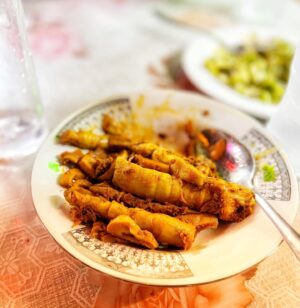 Iresh Zaker Instagram - Amazing Rakhine cuisine at Falong Zee in Old Cox’s Bazar. Thanks to Aung Rakhine and his family for their hospitality, and to the chef Ma Hla Yan.  1) Squid Salad 2) Ilish 3) Bamboo whole with shrimp paste 4) Shredded Bamboo 5) Chicken Curry 6) Vegetable Soup with dried shrimp.