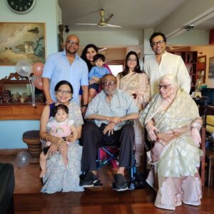 Iresh Zaker Instagram - ঈদে ভালবাসা মনে রাখি। সবাইকে অনেক অনেক শুভকামনা।