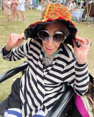 Iris Apfel Instagram - Yippee yippee it’s the @hamptonflea!!!