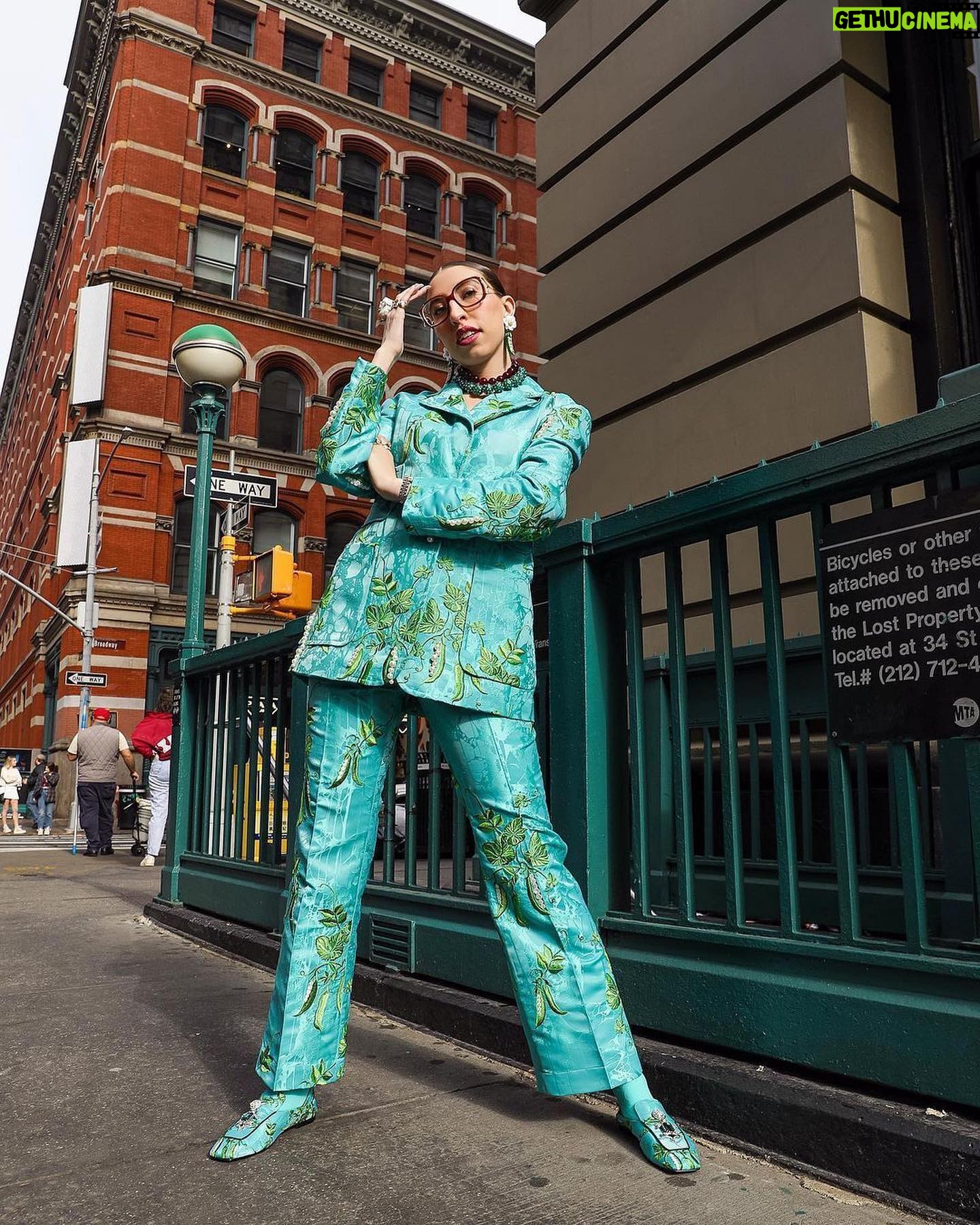 Iris Apfel - 101.8K Likes - Hear, hear⦠my @hm collection made one whole year! ššš§æš #IrisApfelxHM