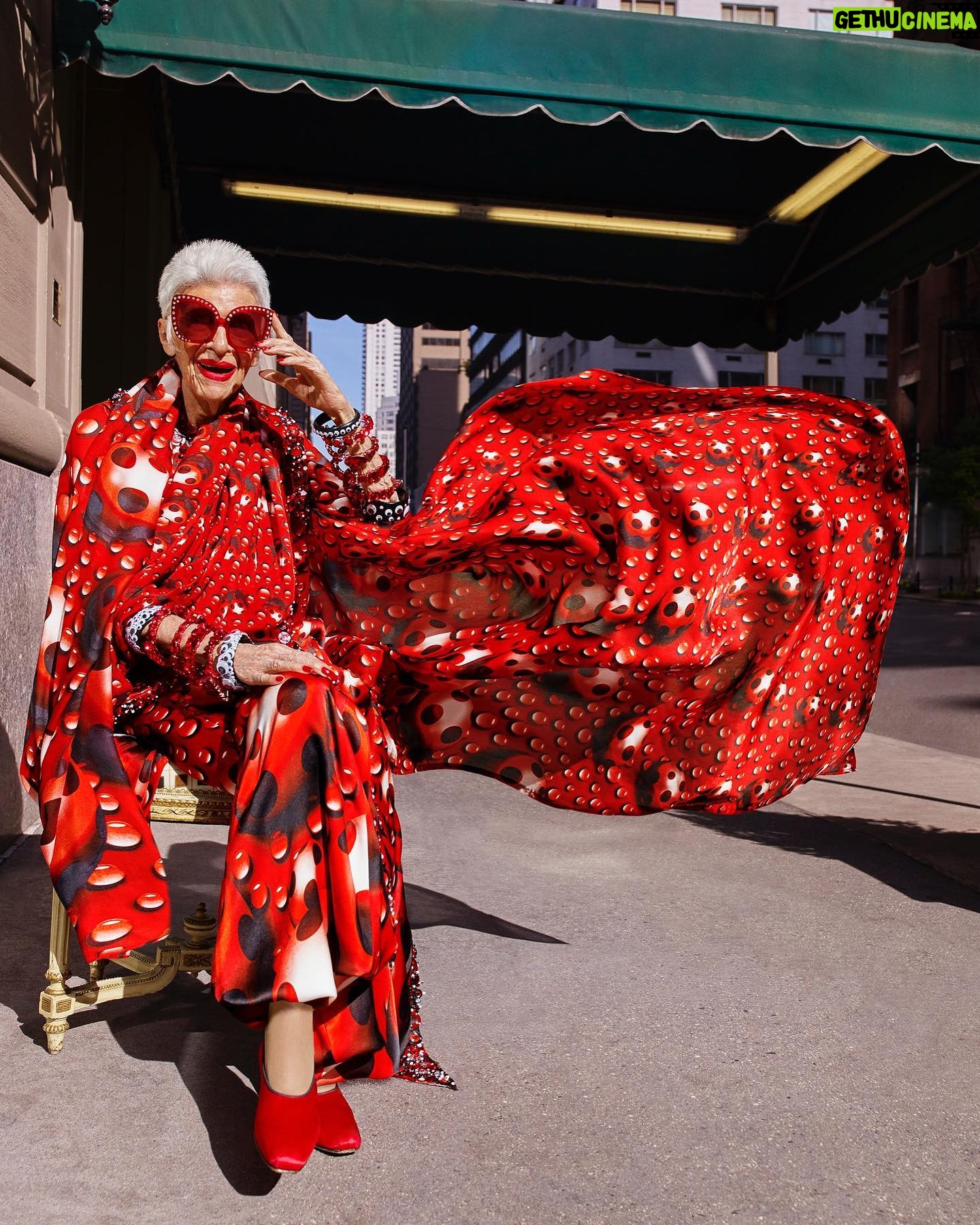 Iris Apfel - 192.4K Likes - š¶ New York, New York⦠itās a helluva town š¶
šššš½
#NationalNewYorkDay #NewYorkDay