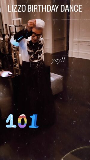 Iris Apfel Instagram - A @lizzobeeating birthday dance for 1️⃣0️⃣1️⃣! 🥳💃🪩