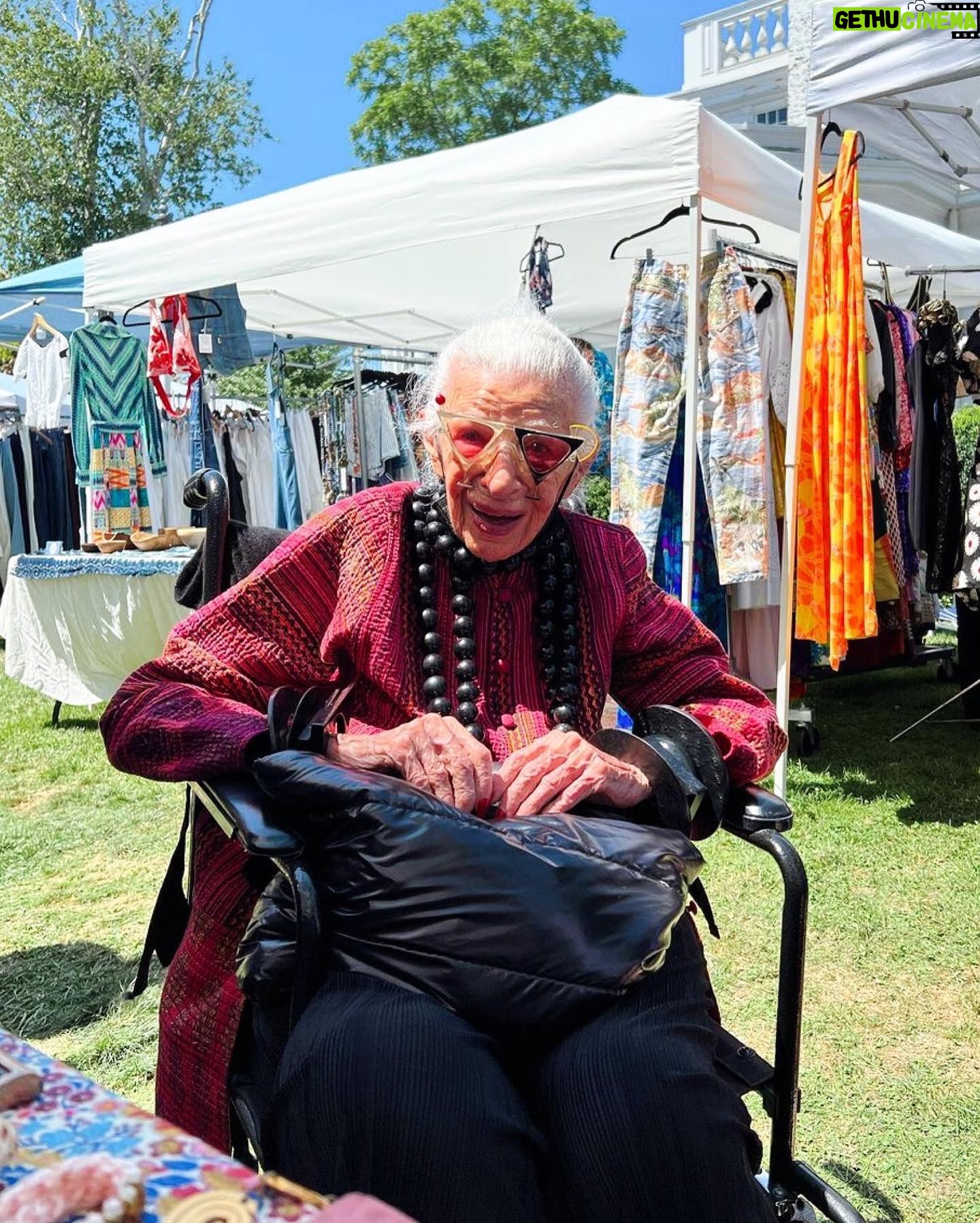 Iris Apfel - 106.6K Likes - Yippee yippee itās the @hamptonflea!!!