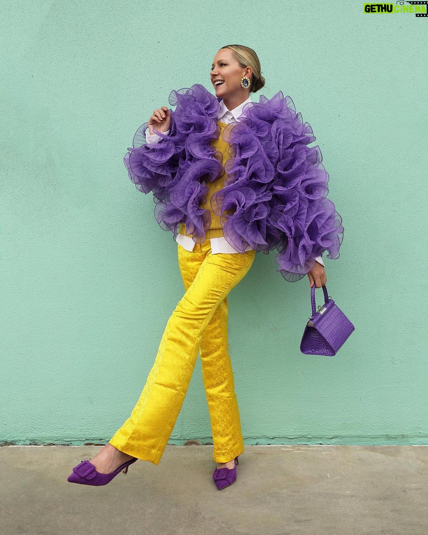 Iris Apfel - 101.8K Likes - Hear, hear⦠my @hm collection made one whole year! ššš§æš #IrisApfelxHM