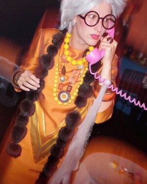 Iris Apfel Instagram - 🎃🎃 the Halloween festivities continue! 🎃🎃
I love seeing your costumes!!
#Halloween #IrisApfel #IrisYourCloset #HalloweenCostume