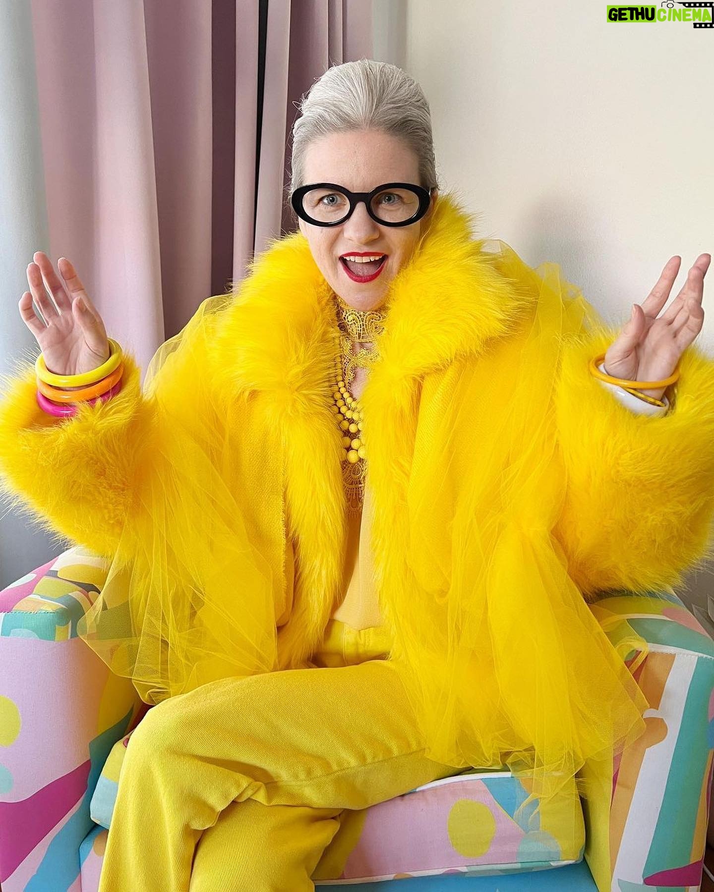 Iris Apfel - 86.6K Likes - šš the Halloween festivities continue! šš
I love seeing your costumes!!
#Halloween #IrisApfel #IrisYourCloset #HalloweenCostume